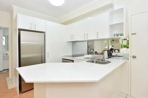 Coral Apartments Port Douglas - Kawana Tourism 2