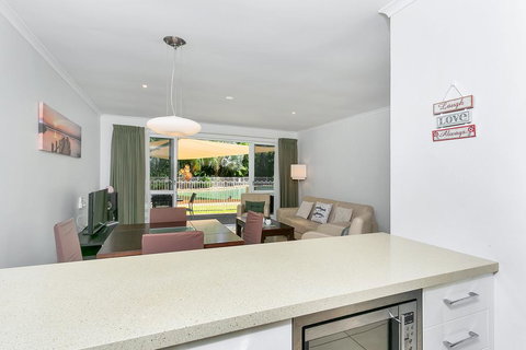 Coral Coast Resort Apartment - Kawana Tourism 3