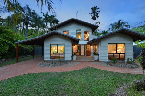 Coral Gardens Port Douglas - Kawana Tourism 0