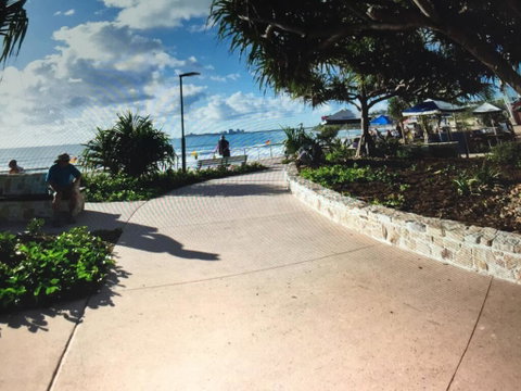 Coral Sea Views Private Beachfront - Kawana Tourism 3