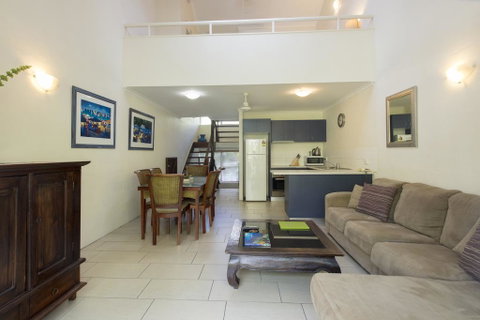 Coral Sea Villas - Kawana Tourism 2