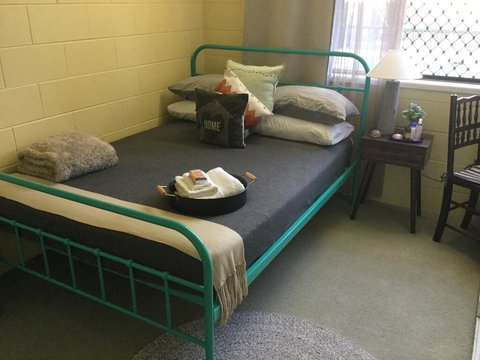 Cosy Bed & Breakfast - Kawana Tourism 1