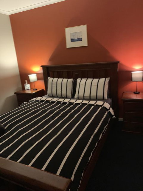 Cosy City Apartment - Kawana Tourism 1