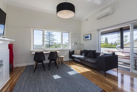 Cottesloe Beach Deluxe Apartment - Kawana Tourism 3