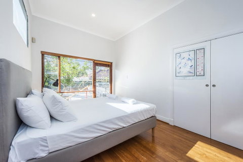Cottesloe Eclectic House - Kawana Tourism 2