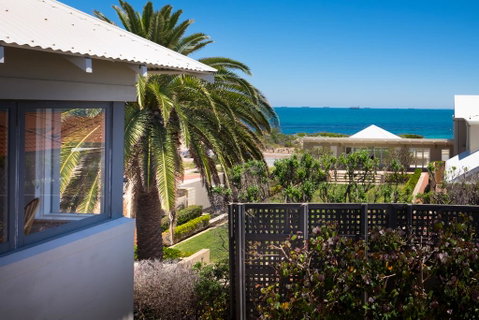 Cottesloe Executive Beach House - Kawana Tourism 0