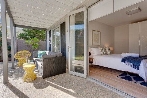 Cottesloe Executive Beach House - Kawana Tourism 2
