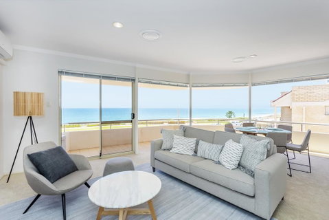 Cottesloe Ocean View House - Kawana Tourism 1
