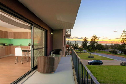Cottesloe Parkside On The Beach - Kawana Tourism 1