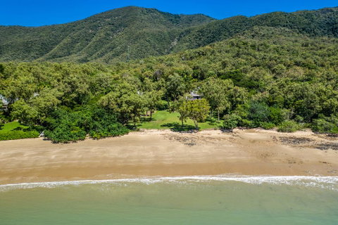 Cottonwood - Private Beachfront - Kawana Tourism 1