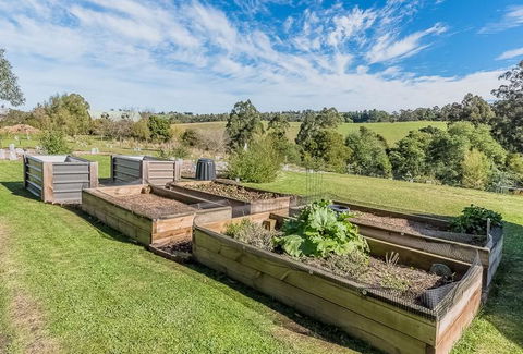 Country Getaway Neerim South - Kawana Tourism 1