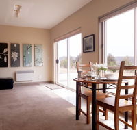 Couples Retreat with Mountain View Near Hobart - Kawana Tourism