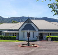 Cowley House - stunning entertainer views pool - Kawana Tourism