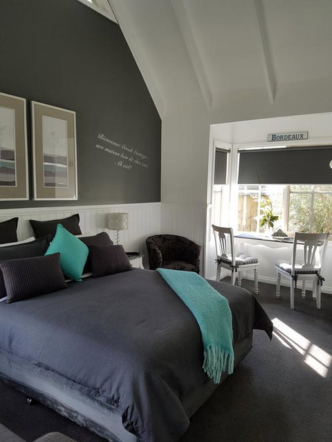 Creek Cottage Bed And Breakfast - Kawana Tourism 2