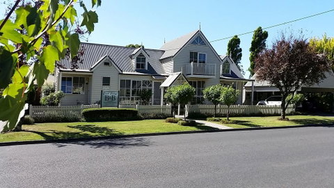 Creek Cottage Bed And Breakfast - Kawana Tourism 0