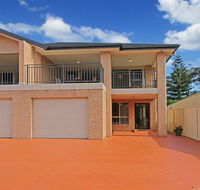 CShells On Quay - perfect location and great views - Kawana Tourism