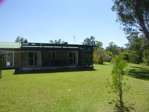 Dad & Alice's Place - Kawana Tourism 2
