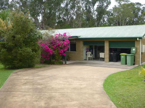 Dad & Alice's Place - Kawana Tourism 0