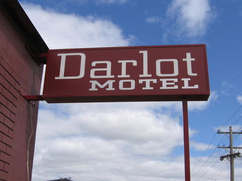 Darlot Motor Inn - Kawana Tourism 1