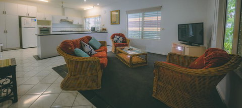 Darwin House - Kawana Tourism 2