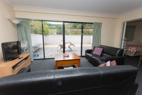 Debs Apartment MtsBay - Kawana Tourism 3