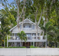 Decked Out By The Sea - Kawana Tourism