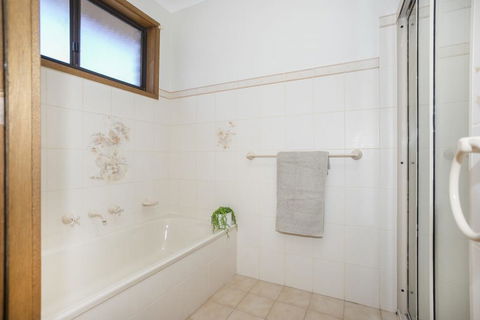 Deering 106, ULLADULLA - Kawana Tourism 2