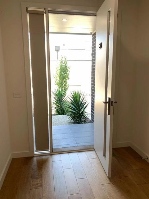 Delicate And Peaceful Bundoora Townhouse 11-R4 - Kawana Tourism 3