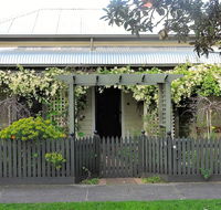 Delightful Cottage - Kawana Tourism