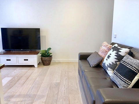 Deluxe Brighton Home In Bayside - Kawana Tourism 1