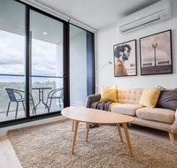 Designer 2 bdrms APTParkville Free carparkwifi - Kawana Tourism
