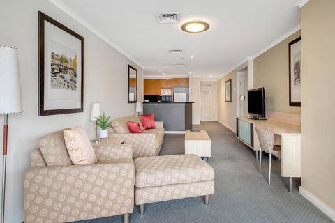 DREAM HARBOUR VIEW 2 BRM // GYM, POOL And PARKING - Kawana Tourism 3