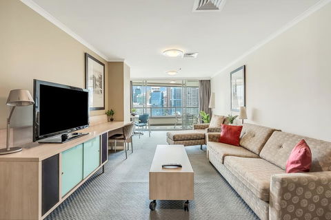 DREAM HARBOUR VIEW 2 BRM // GYM, POOL And PARKING - Kawana Tourism 1