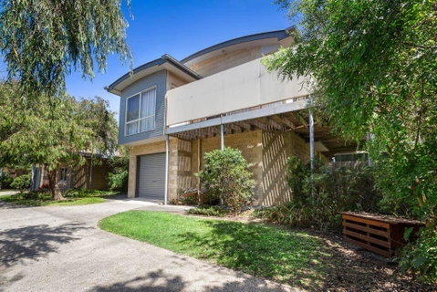 DRIFTWOOD VILLA - Free Wifi, Walk To Beach - Kawana Tourism 0