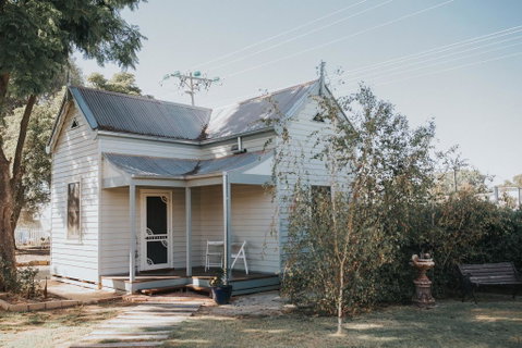 Dubuque Bed And Breakfast - Kawana Tourism 2
