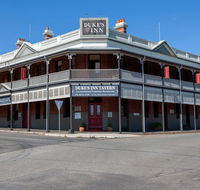 Duke's Inn - Kawana Tourism