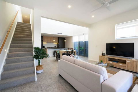 Dune Townhouse On Nautilus Way - Kawana Tourism 0