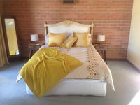 Book Dunolly Accommodation Vacations Kawana Tourism Kawana Tourism
