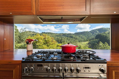 Eagle Ridge - Kawana Tourism 0