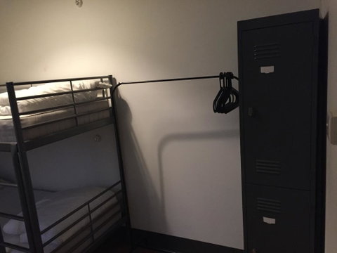 EBS Sydney Hostel - Kawana Tourism 2