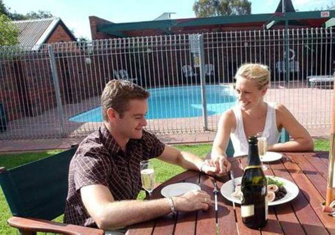 Echuca Nirebo Motel - Kawana Tourism 0