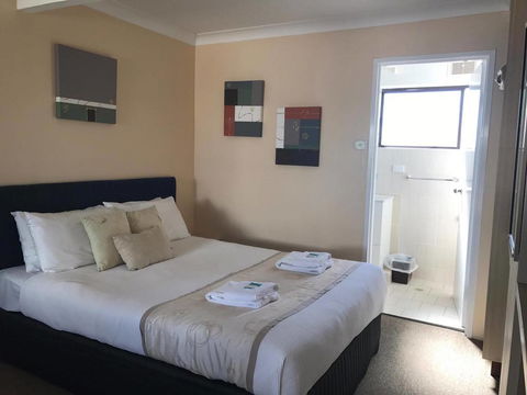 Edgewater Motel - Kawana Tourism 2