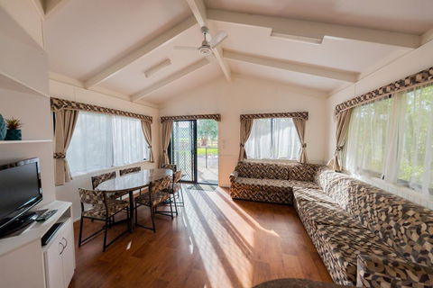 Eildon Riverside Holiday Park - Kawana Tourism 0