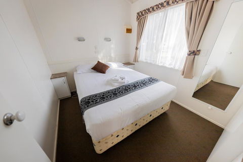 Eildon Riverside Holiday Park - Kawana Tourism 1