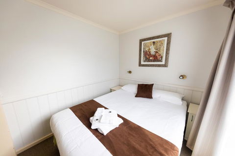 Eildon Riverside Holiday Park - Kawana Tourism 3