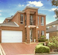 Elegant Glen House 4B5B ParkFront - Kawana Tourism
