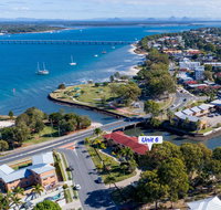 Elegant Waterfront Gem where the Ocean meets the Canal - Kawana Tourism