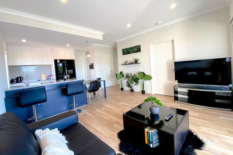 Elegantly Appointed BRAND NEW Luxurious Apartment! - Kawana Tourism 0
