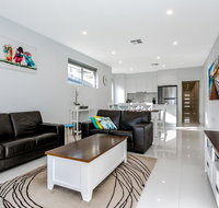 Ella House Adelaide - Kawana Tourism
