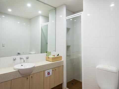 Emu Walk Apartments - Kawana Tourism 1